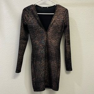 Short long sleeve dress  with glows